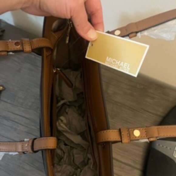 Michael Kors Womens Purse - Picture 3 of 3